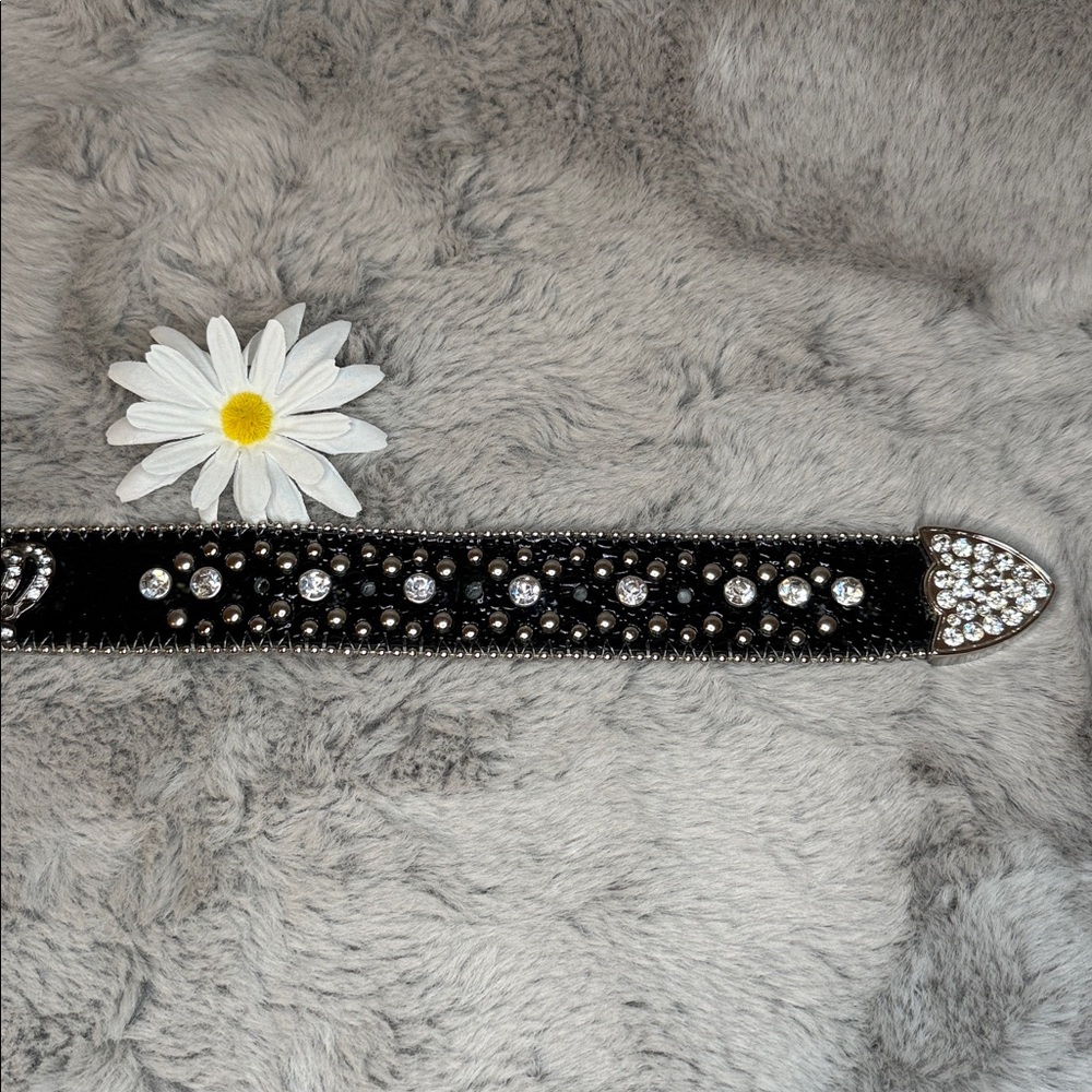 Crystal Western-Style Genuine Leather Studded Belt, Women’s Size S/M - Picture 7 of 9